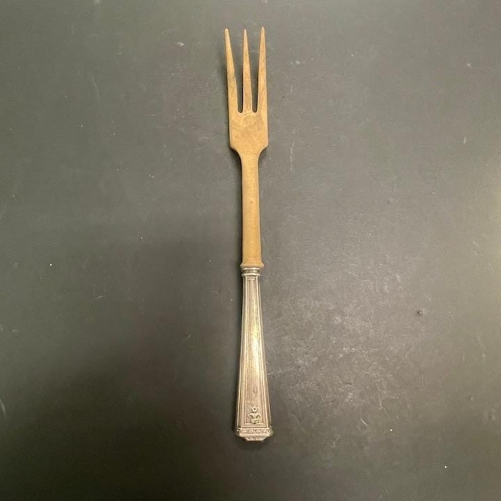 Antique Reed &‎ Barton 18th Century Sterling Silver Salad Fork Wooden Prongs WF1